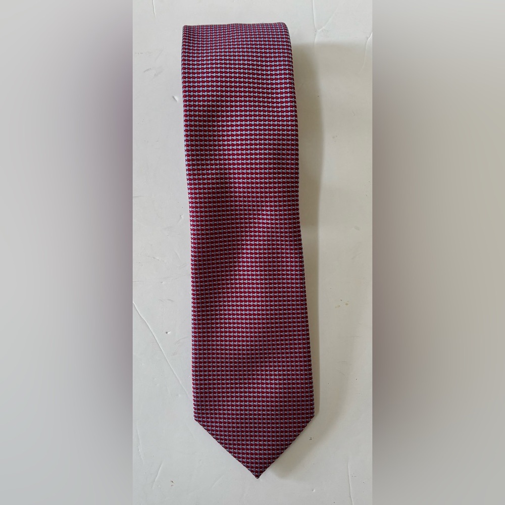 Red and White Patterned Tie